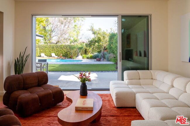 Building Photo - 13025 Addison St