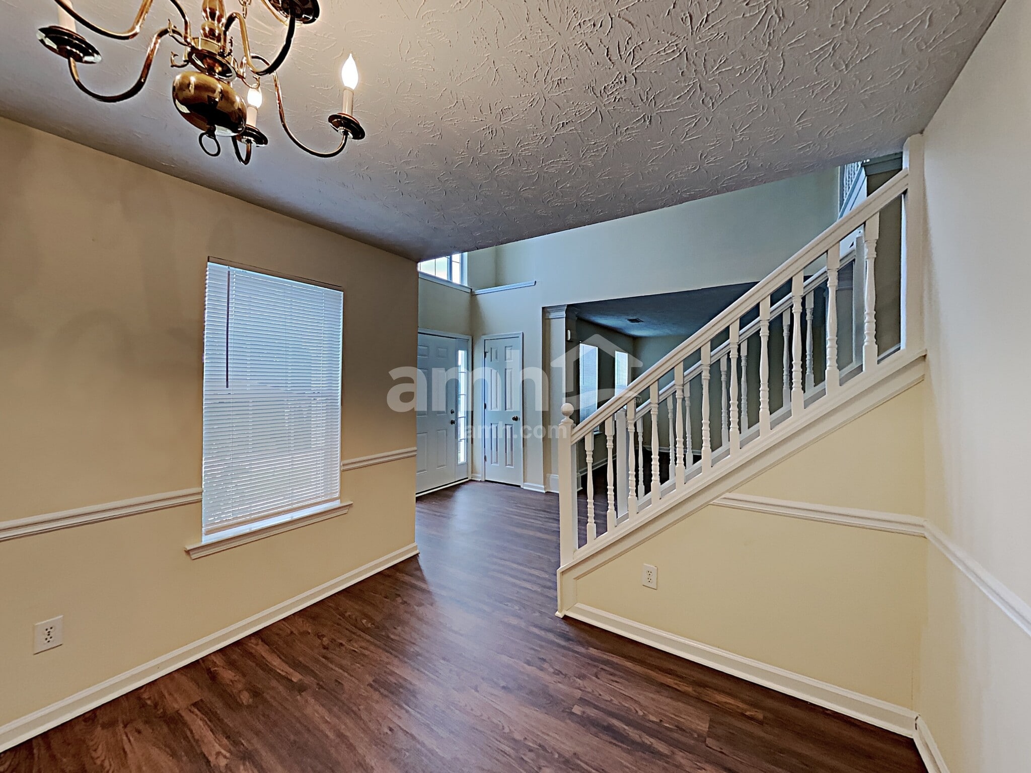 Building Photo - 300 Carriage Lake Ln