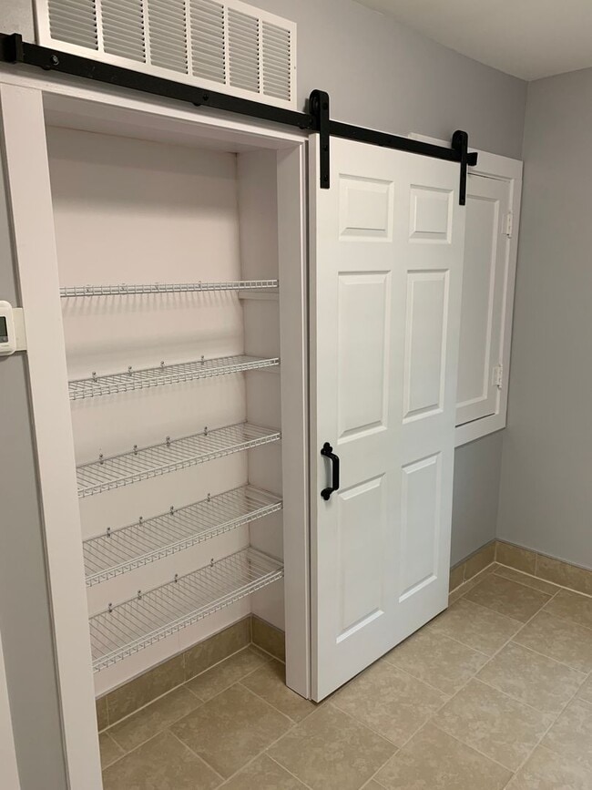 Building Photo - 4172 E Galbraith Rd