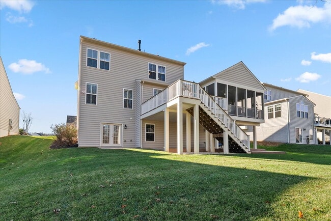 Building Photo - Elegant Single-Family Residence with Upscale Finishes in Amenity-Rich Community