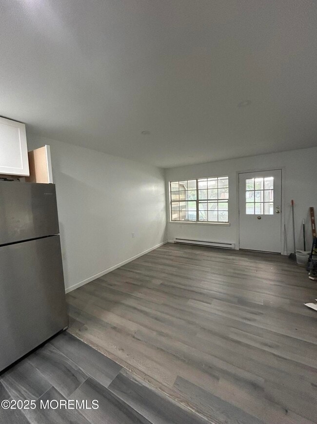 Building Photo - 434A Portsmouth Dr