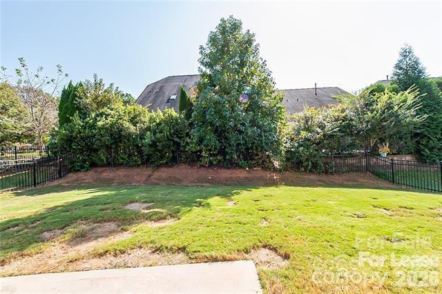 Building Photo - 2003 Fallondale Rd