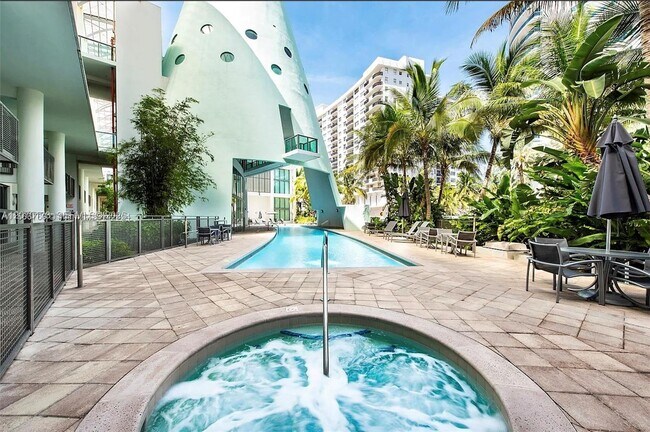 Building Photo - 6000 Collins Ave