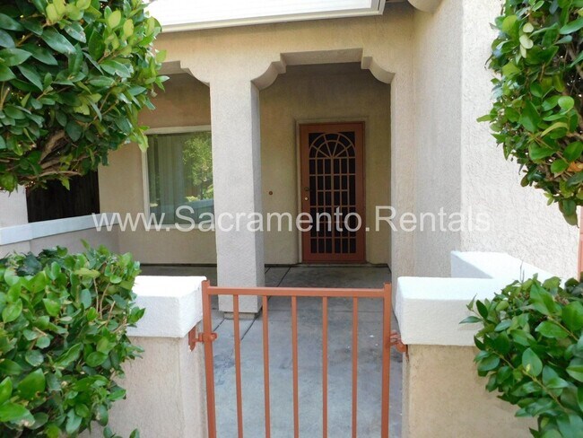 Building Photo - 4 br, 2 bath House - 4000 Saintsbury Drive