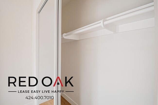 Building Photo - 1611 Oak St