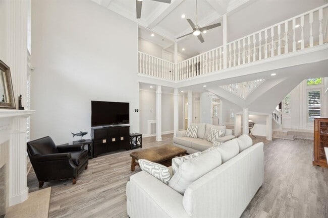 Building Photo - 1310 Kelliwood Oaks Dr