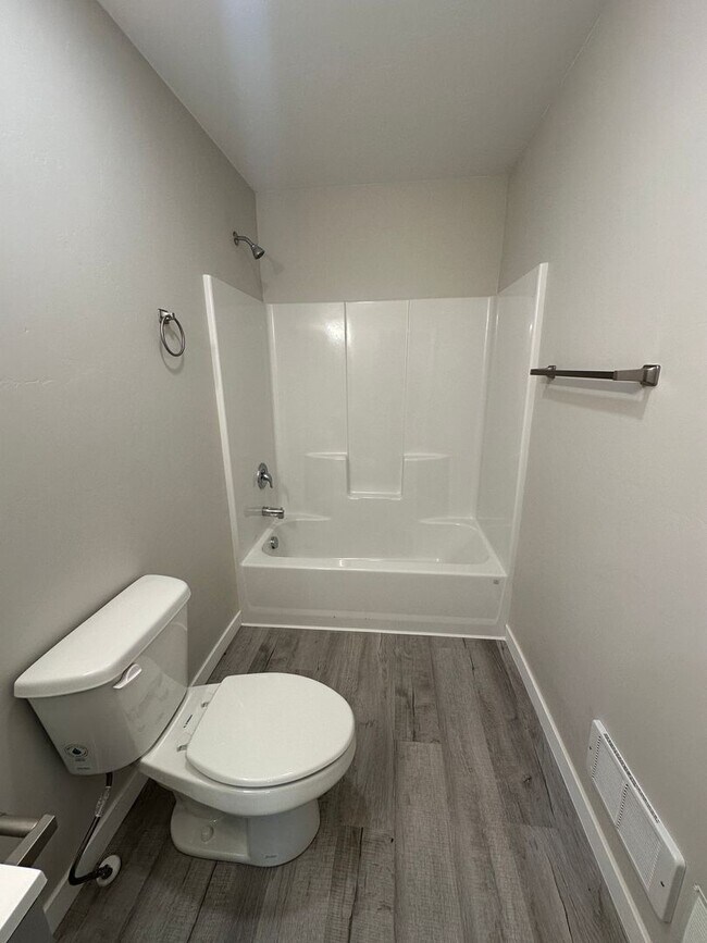 Building Photo - Brand New & Inviting 2 Bedroom, 2 Bathroom Unit in St. Anthony! ($200 OFF FIRST MONTHS RENT!!!)