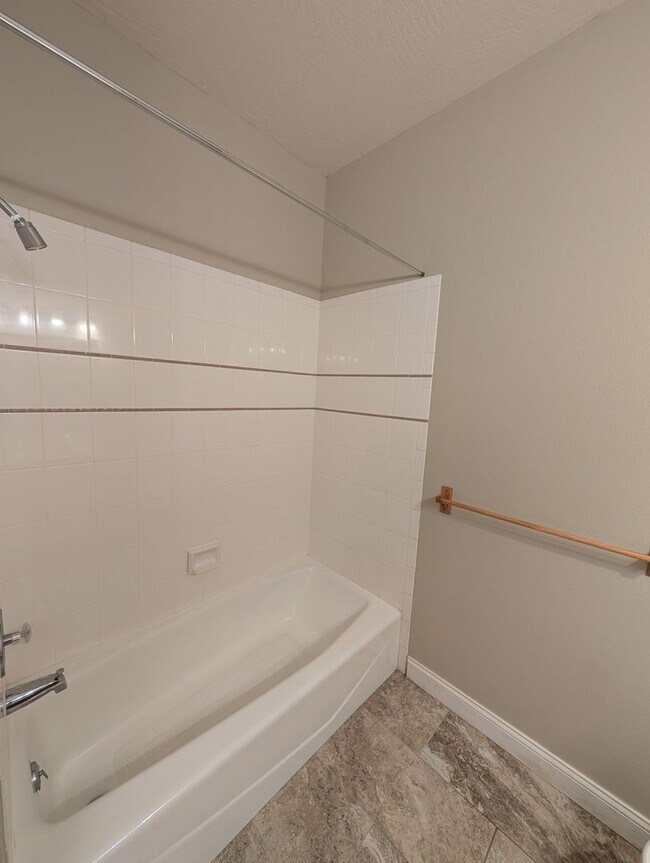 Building Photo - 1366 Delphic Way