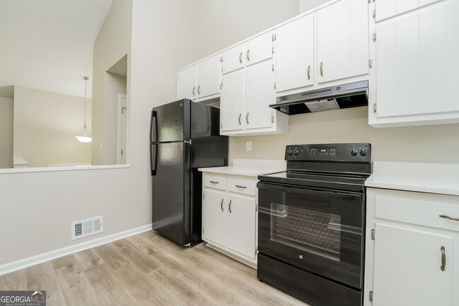 Building Photo - 2535 Kelly Lake Dr