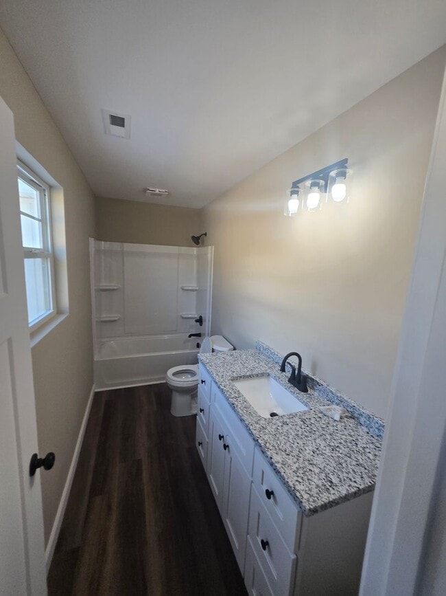 Building Photo - 324 Wilson Hurst St