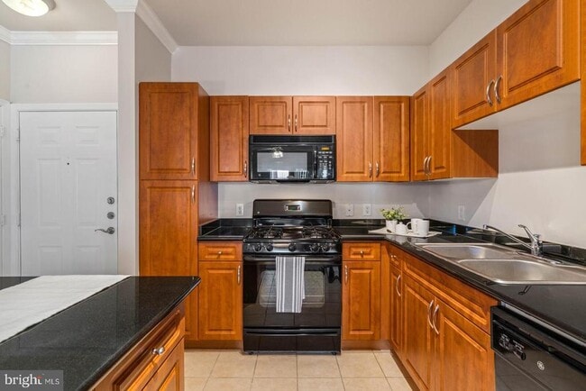 Building Photo - 12956 Centre Park Cir