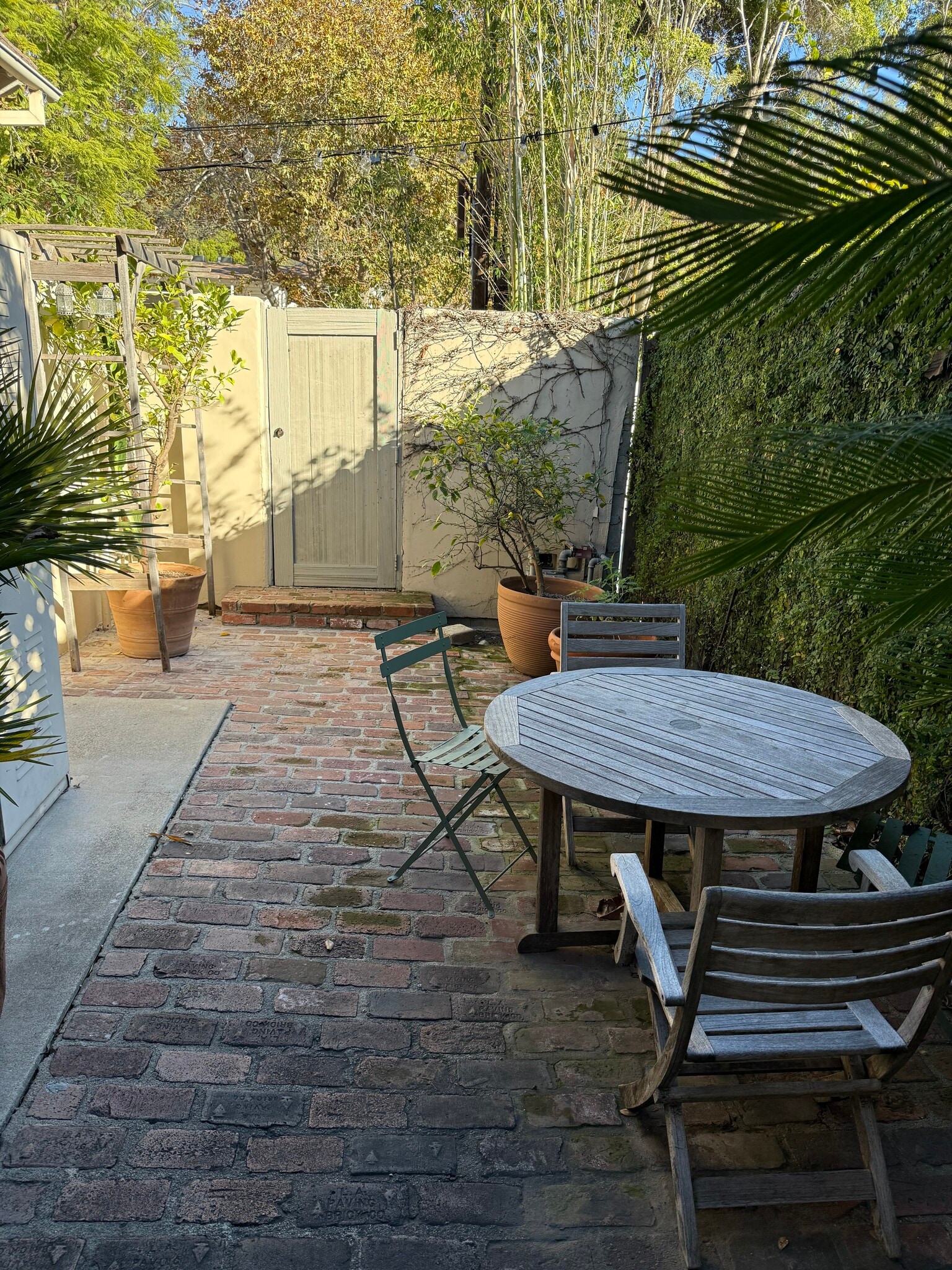 private patio - 1741 Coldwater Canyon Dr