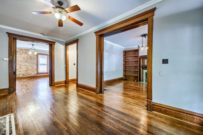 Building Photo - Short North / Victorian Village Stunning Single Family House!