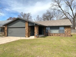 Building Photo - Comfort and Convenience in the Heart of Jenks