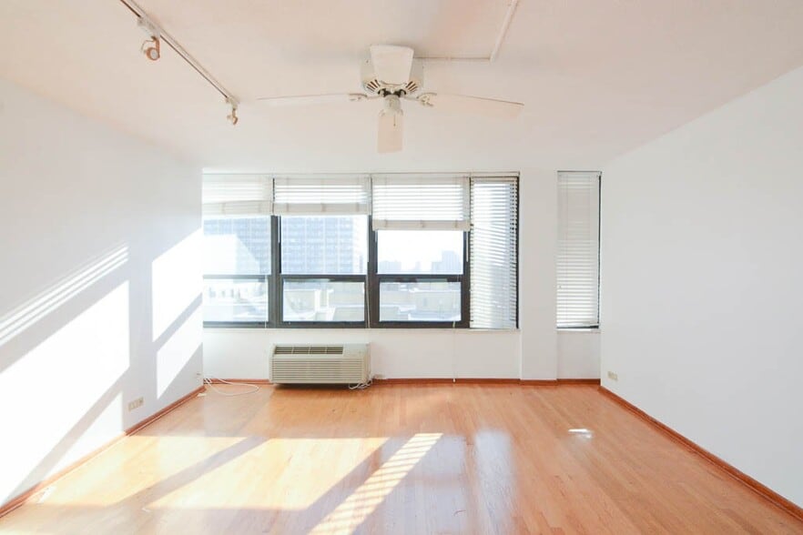 Building Photo - 5100 N Marine Dr