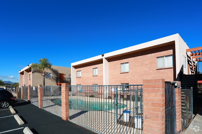 Building Photo - La Paloma Apartments