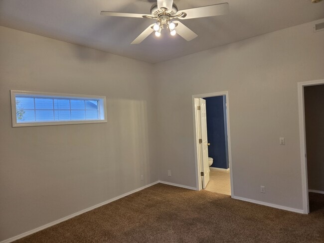 Building Photo - 917 W Greenhead St