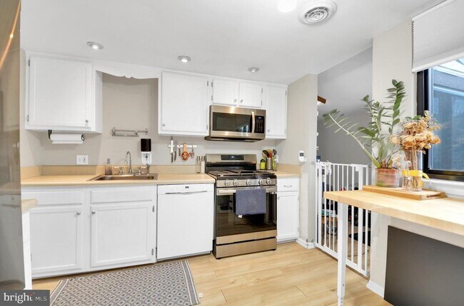 Building Photo - 46-6 Holly Dr