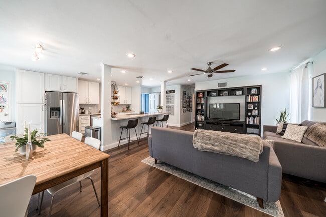 Building Photo - 3610 Marlesta Dr