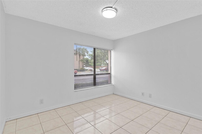 Building Photo - 2355 SW 15th St