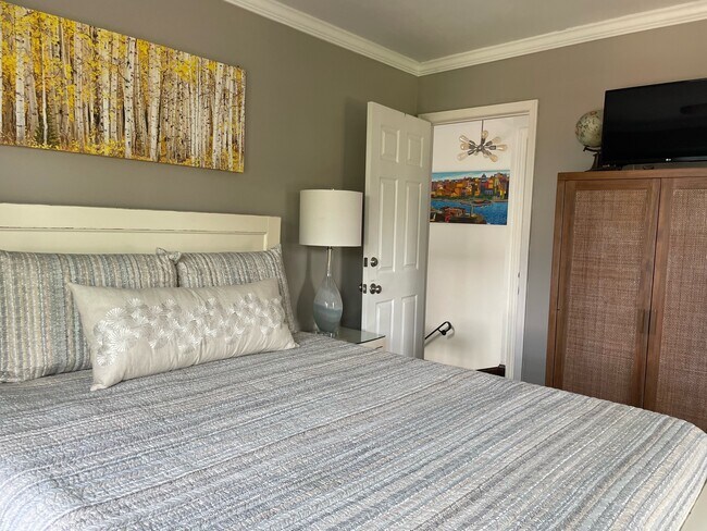 Main bedroom - 5151 MacArthur Blvd NW