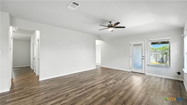 Building Photo - 3154 Charyn Wy