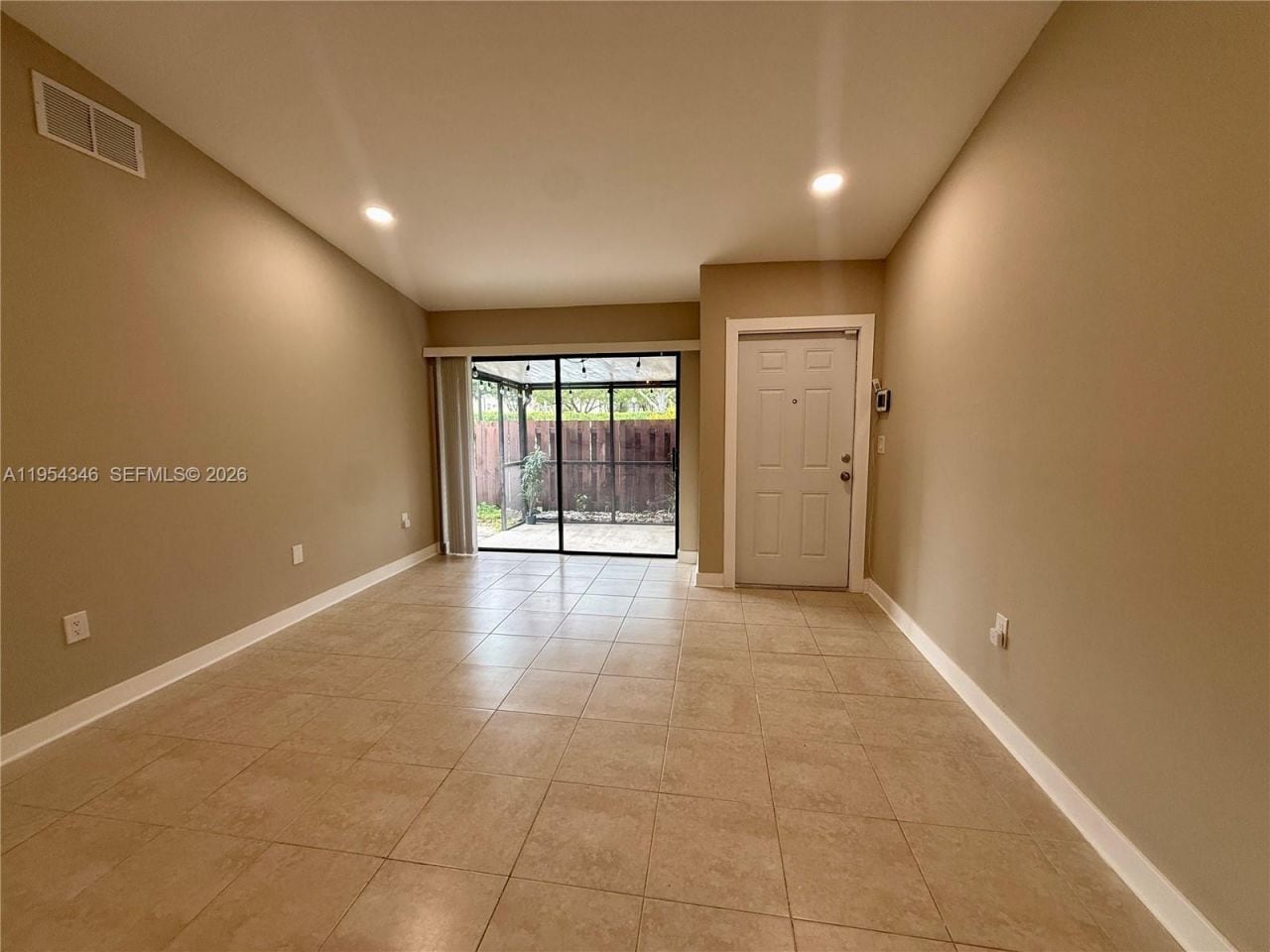 Building Photo - 2550 N Nob Hill Rd