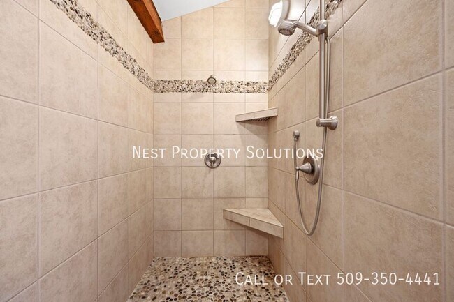 Building Photo - 4839 Rd 6.5 NE