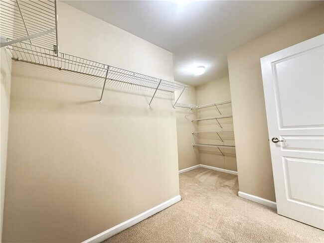 Building Photo - 279 Pendergast Dr SW