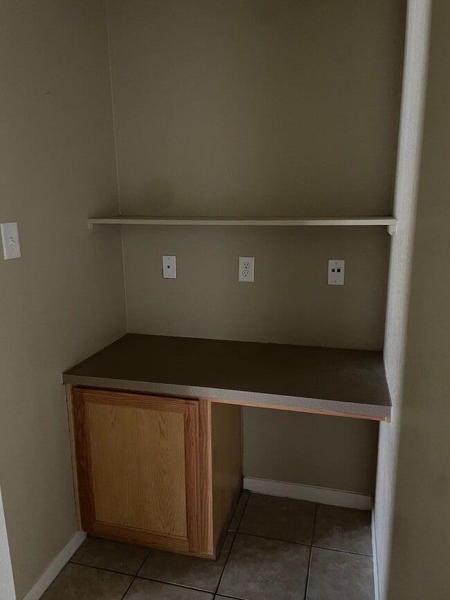 Building Photo - 202 Coby Dr