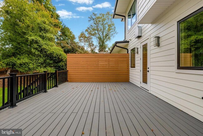 Building Photo - 6226 Kellogg Dr