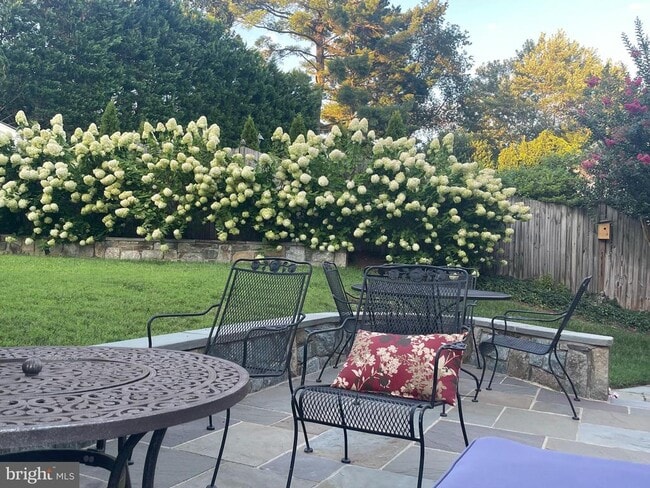 Building Photo - 8807 Ridge Rd