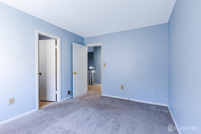 Building Photo - 1050 Schmidt Ln