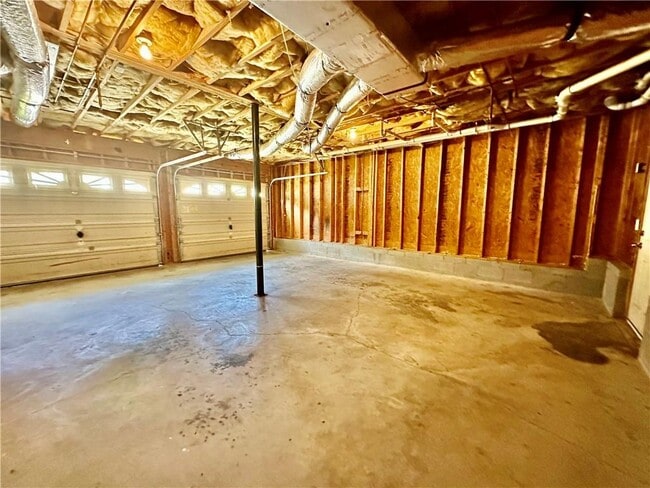 Building Photo - 380 River Trace Dr