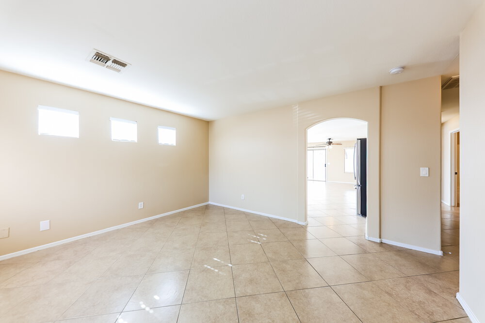 Building Photo - 10653 W Poinsettia Dr