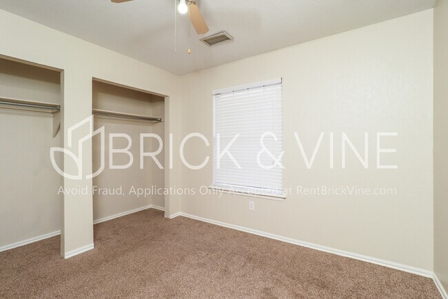 Building Photo - 108 Woodgate Dr