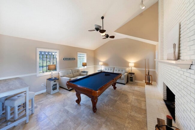 Building Photo - 30932 Colonial Pl