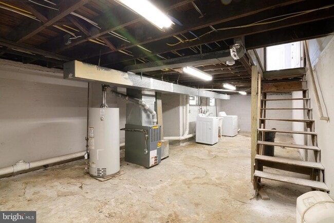 Building Photo - 614 Hunter St