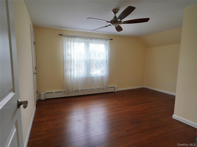 Building Photo - 5 Ashwood Rd