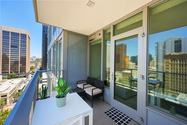 Building Photo - 702 Broadway-SI FL13-ID1251881P