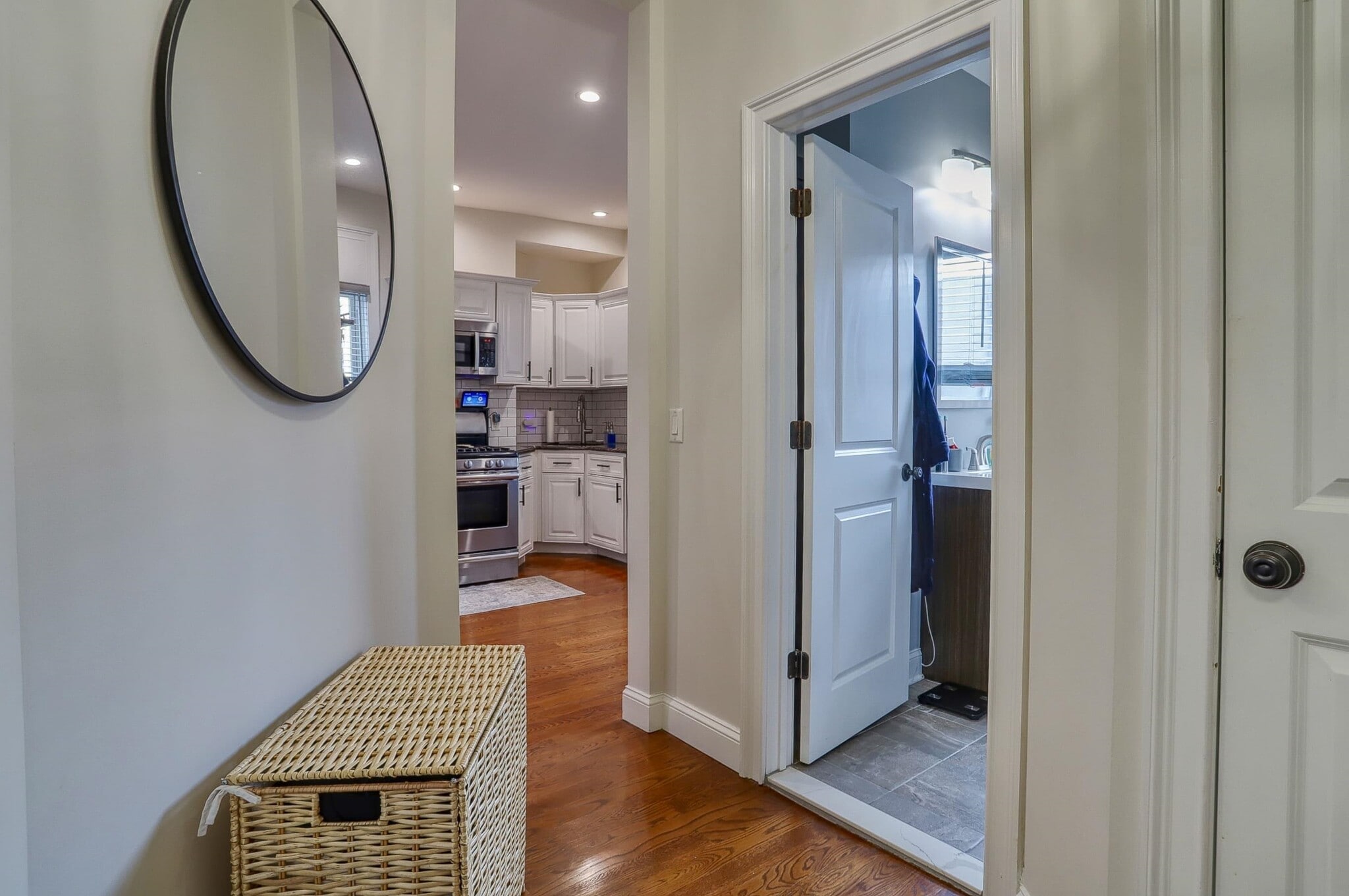 Building Photo - 403 Adams St