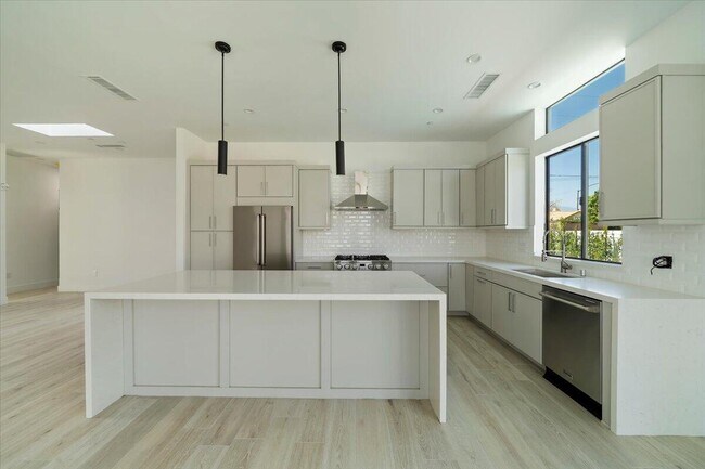 Building Photo - 78525 Orcabessa Dr