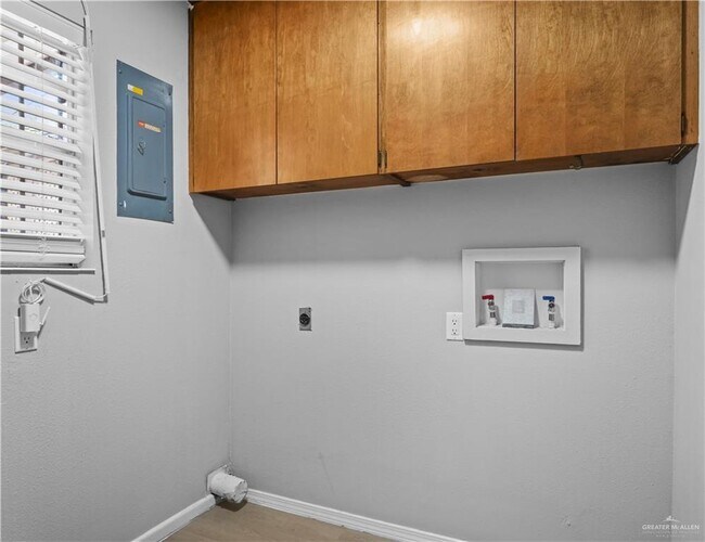 Building Photo - 401 N 41st St