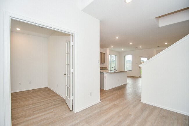 Building Photo - 5240 Pine Pass Dr