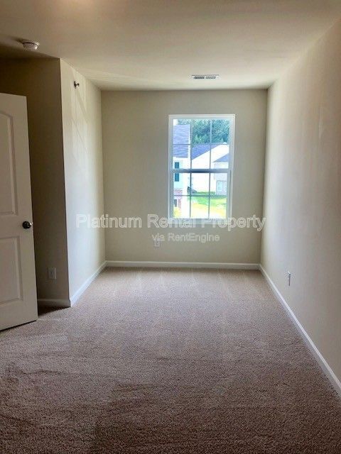 Building Photo - 2056 Belmont Cir NE