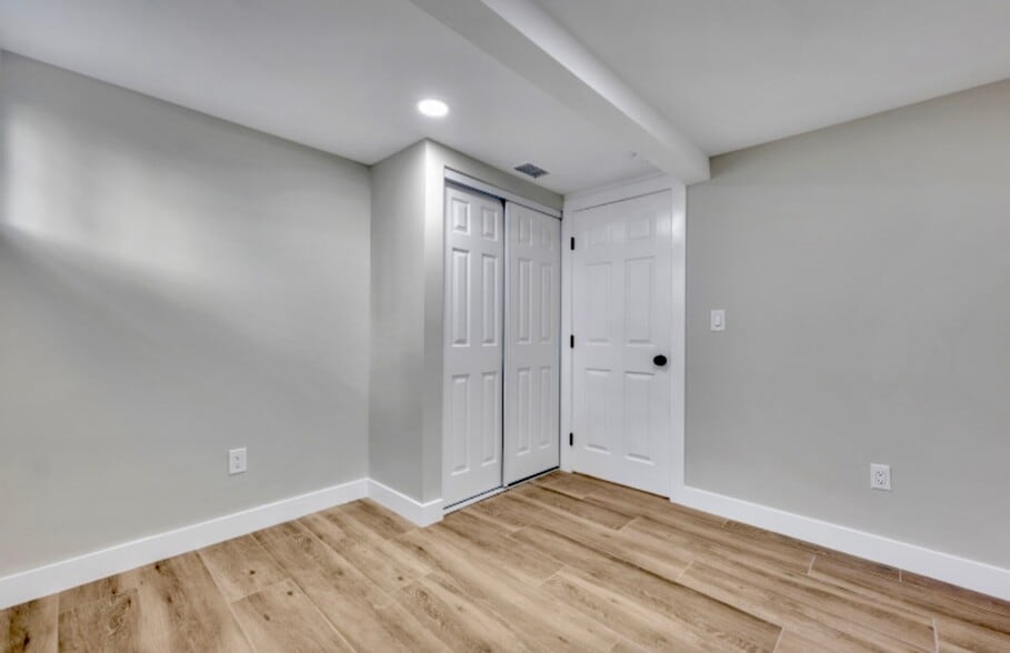 Building Photo - 1223 N Ave 45