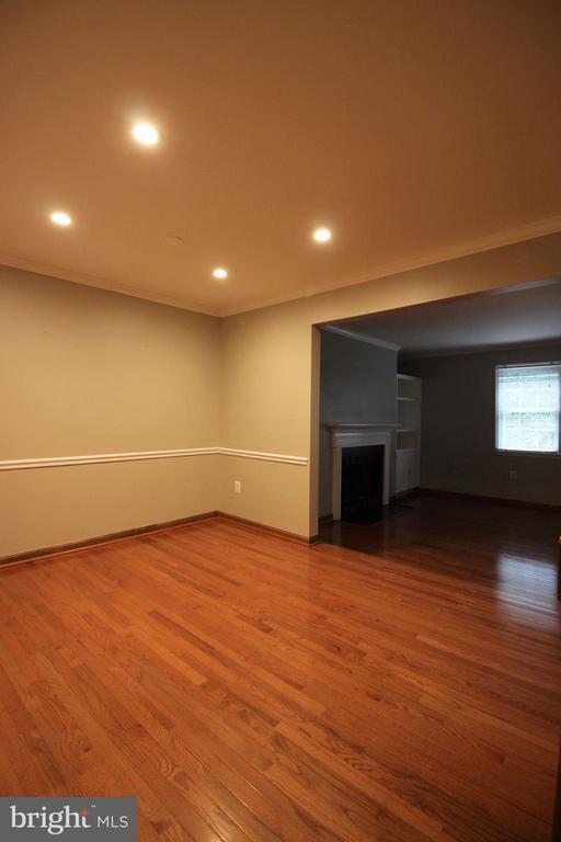 Building Photo - 5902 Langton Dr