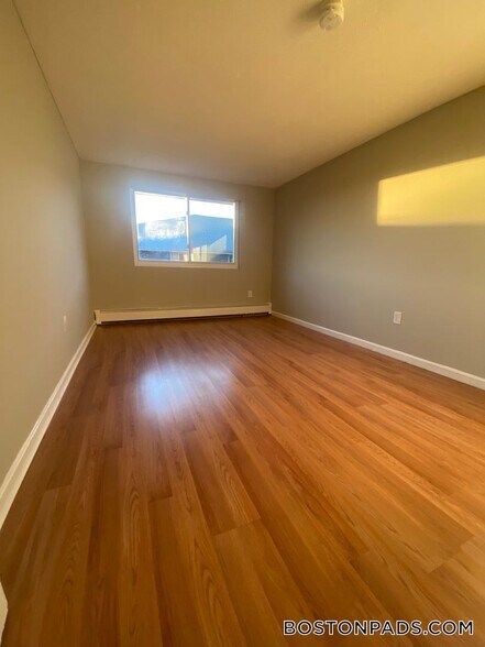 Building Photo - 148 Willard St