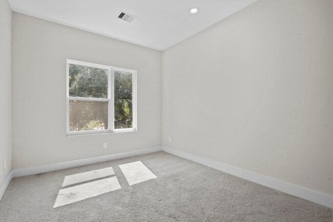 Building Photo - 861 Prosper St