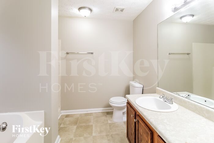 Building Photo - 360 Nunnally Dr